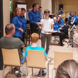 2023-07-06 D-examen Eva en diplomauitreiking
