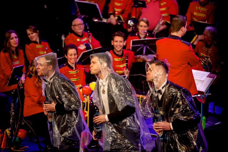 Vastelaovesconcert Koninklijke Harmonie Euterpe een FEESTJE